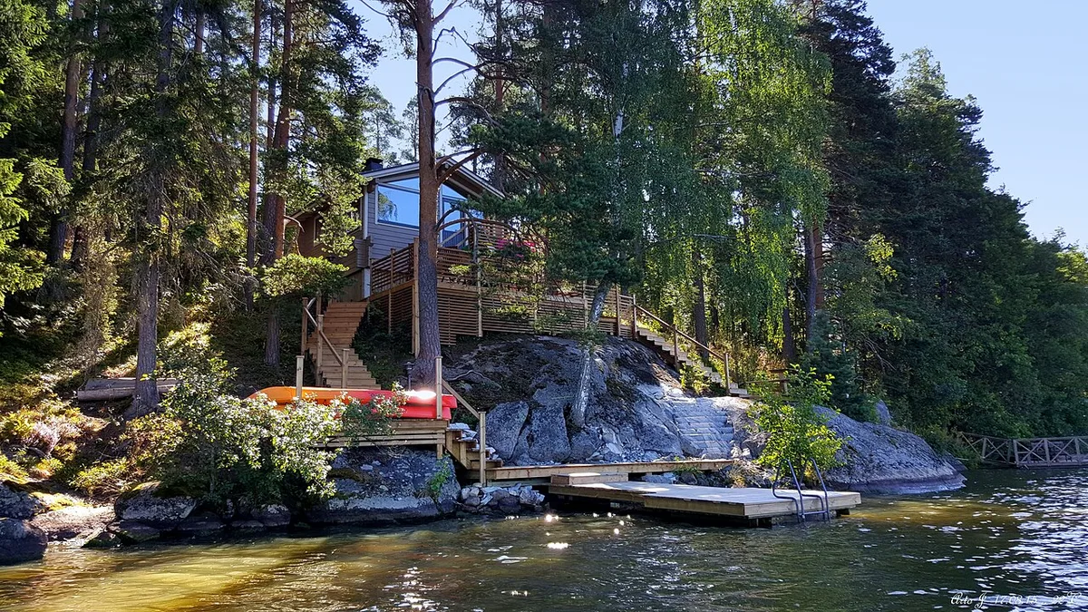 Mökki järven rannalla (Tuusulanjärvi)